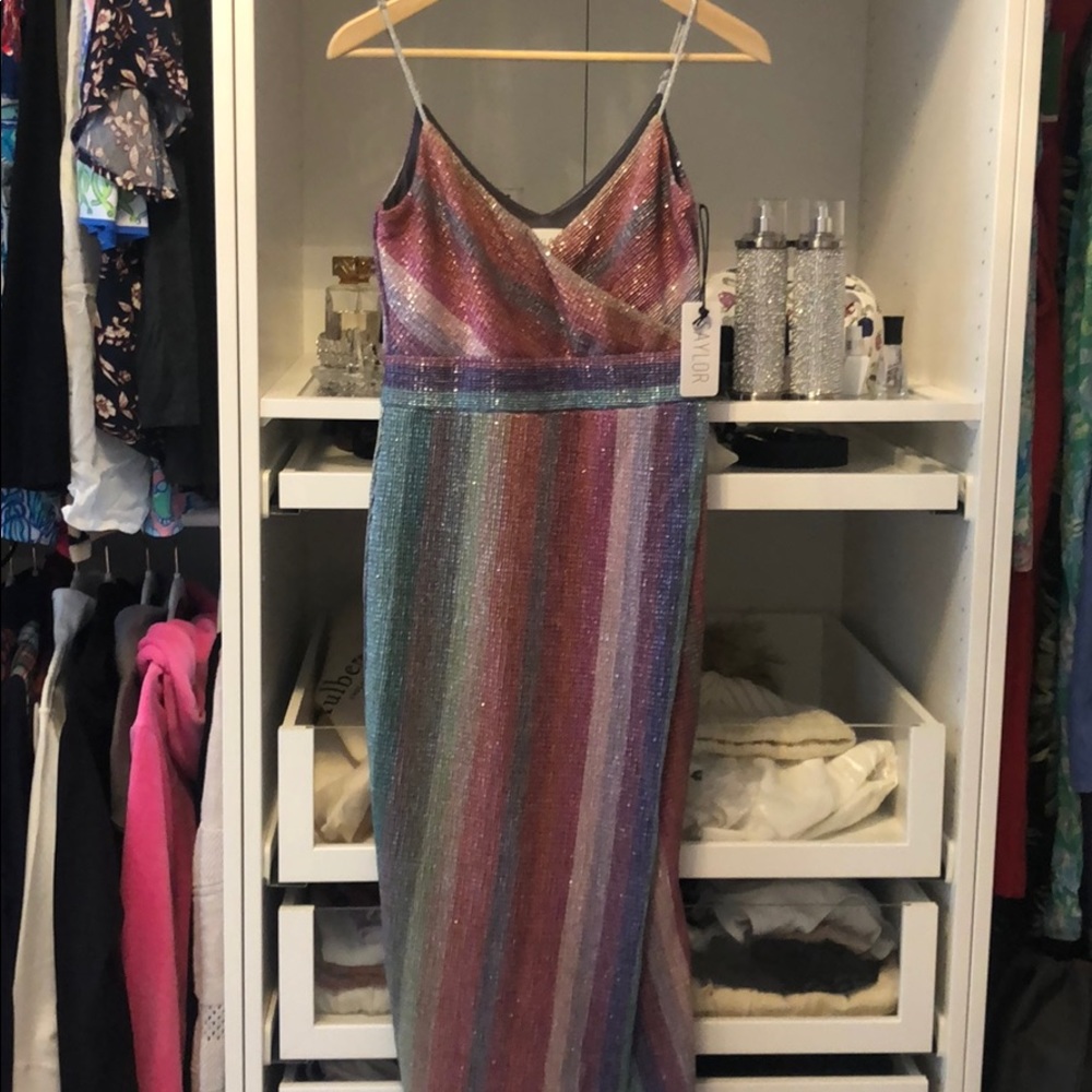 Saylor Meghan dress